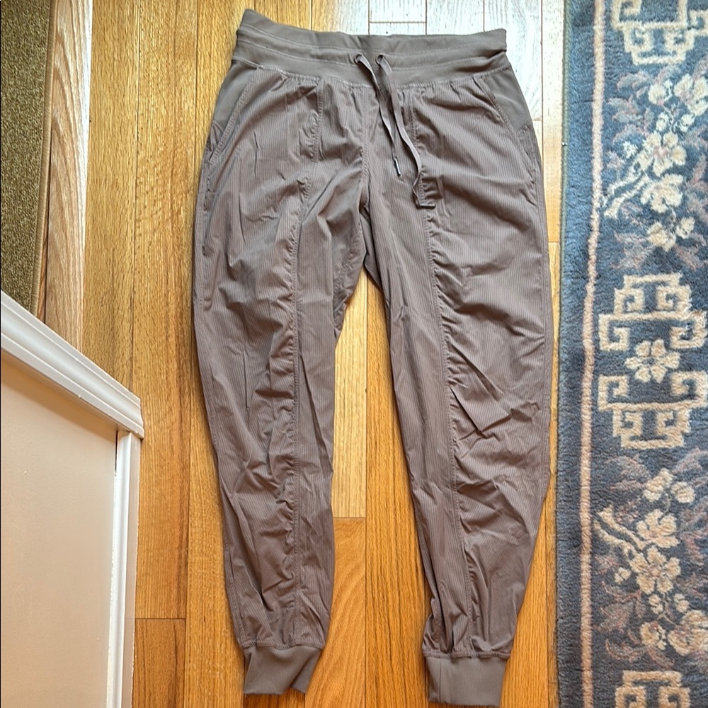 Lululemon Dance Mid Rise Jogger Pants 8